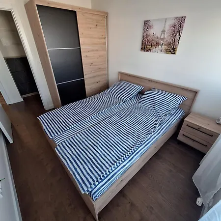 Cerak Resident * Filmski Grad